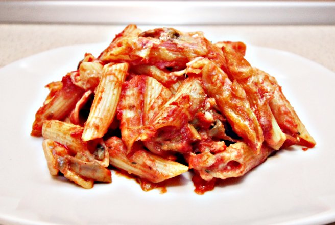 656x440_penne-gratinate-cu-suncaciupercicascaval-si-sos-de-rosii-400992.jpg