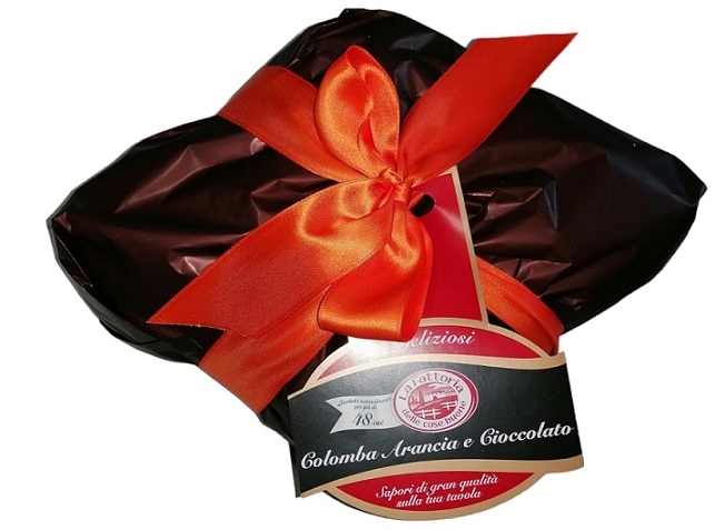 Cozonac italian artizanal Colomba cu portocale si ciocolata I Deliziosi 1Kg - ambalat manual Cozonac italian artizanal Colomba cu portocale si ciocolata I Deliziosi 1Kg - ambalat manual